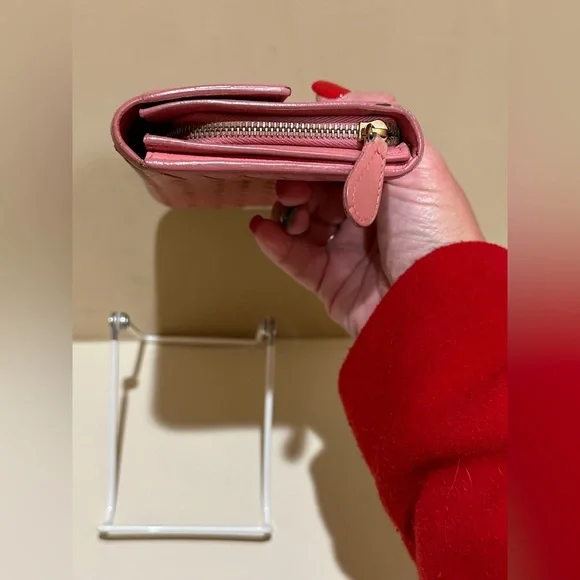 Bottega Veneta Light Pink Intreccio Long Wallet W/unbranded chain